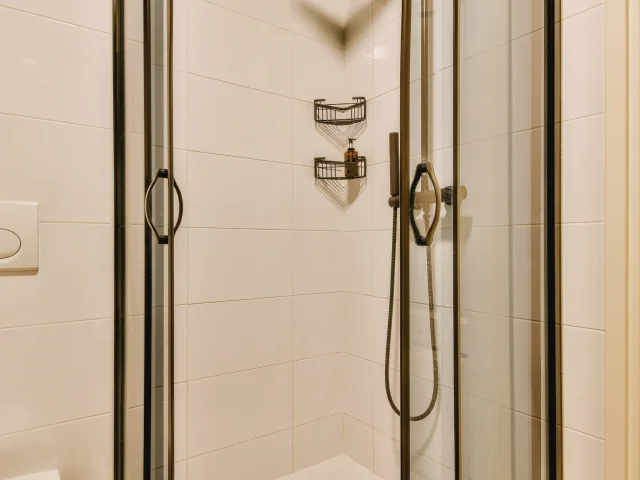 Shower-Tray-Resurfacing-1