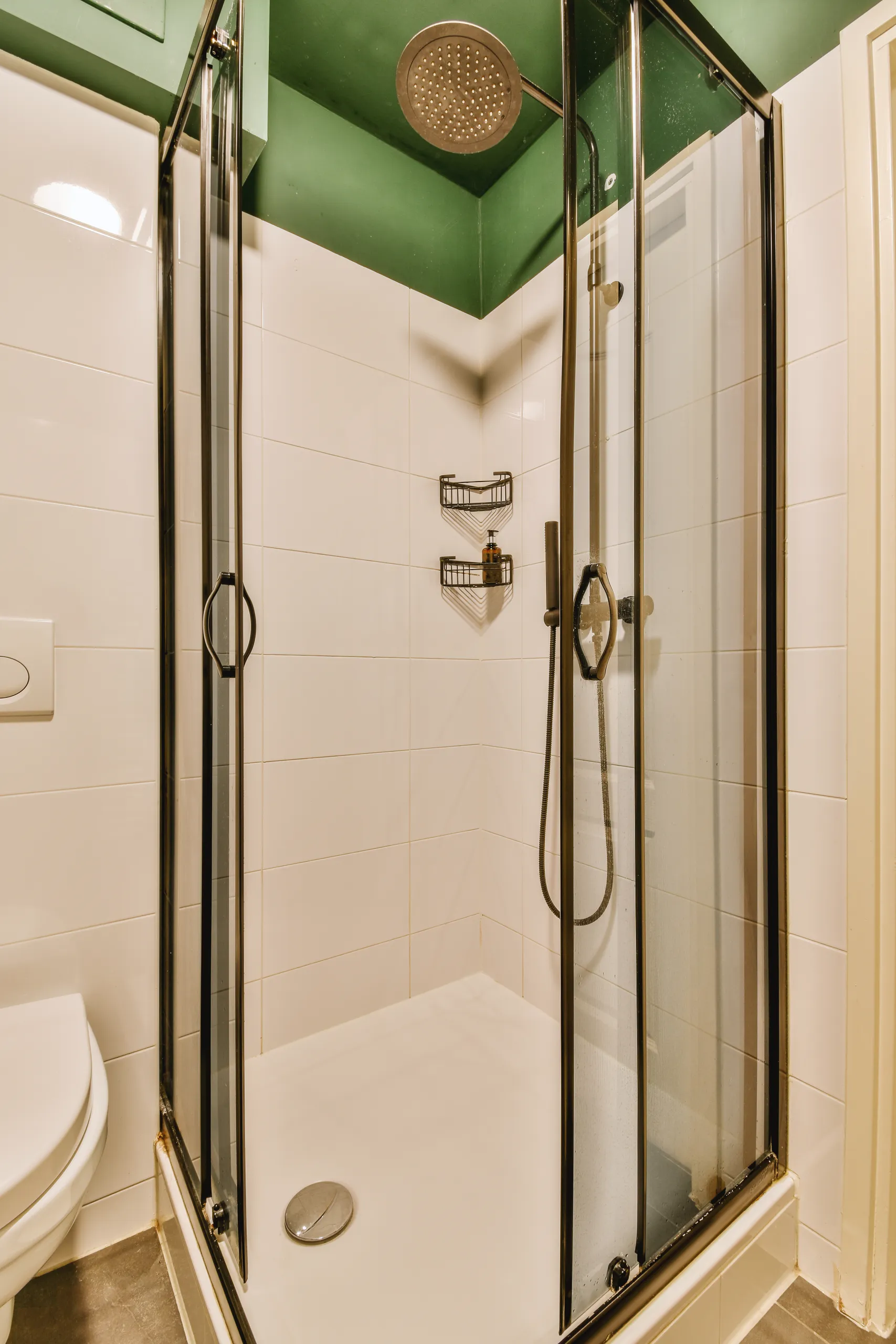 shower-tray-resurfacing-with-renubath